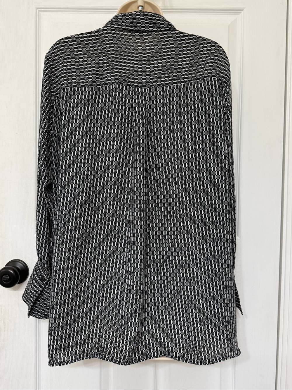 Max Studio London Geometric Print Button Front Blouse 1X Black White Relaxed - Picture 3 of 14